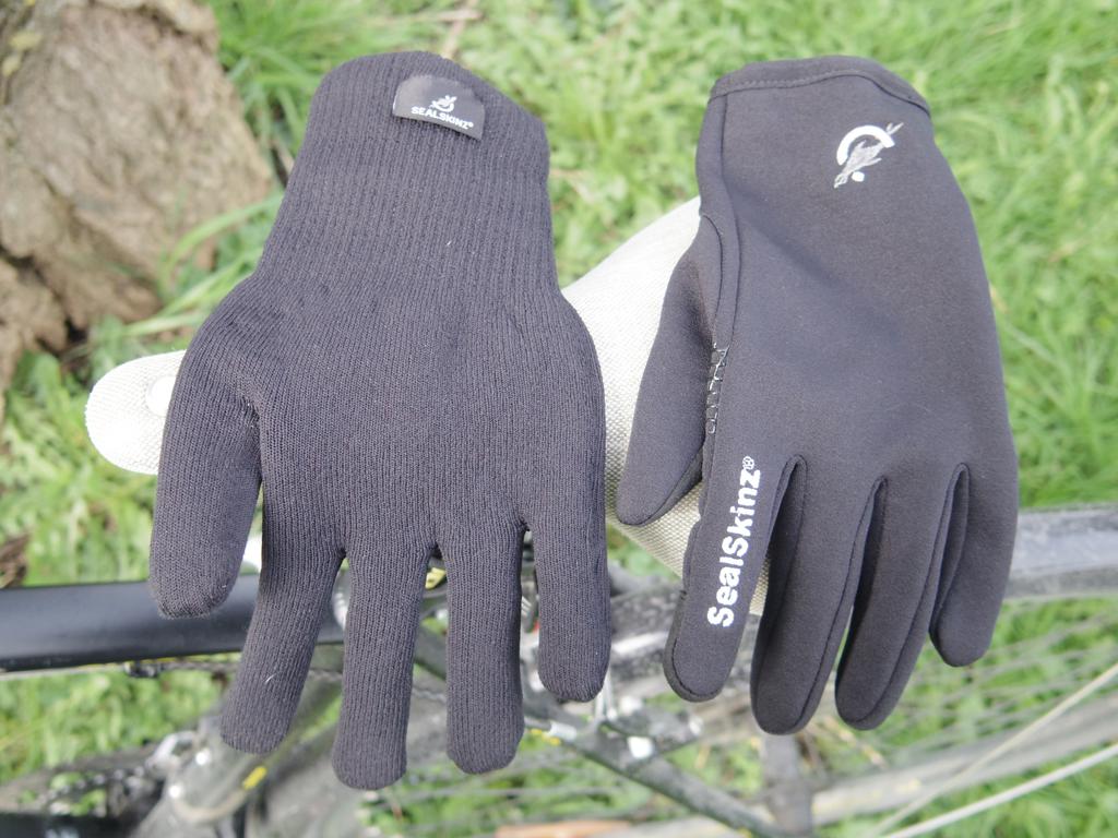 Test gants vélo SealSkinz Ultra Grip et Stretch Fleece, duo polyvalent