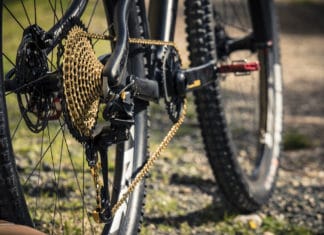 Sram XX1 Eagle et Sram X01 Eagle force 12 La couleur Or va comme un gant au groupe XX1 Eagle 12v