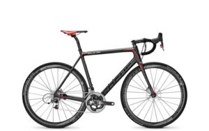 Le Focus Izalco Max Disc Red est capable de s'adapter à votre style et pratique.