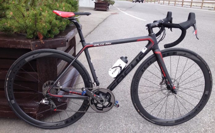 La ligne du Focus Izalco Max Disc Red est classique.