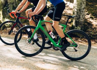 Vélo BMC Roadmachine 01 Dura Ace DI2 en test Le BMC Roadmachine 01 Dura Ace DI2 est polyvalent et sécurisant.