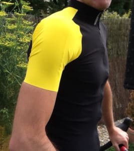 Le maillot Assos apporte un réel confort. Bien choisir sa taille conditionne le confort.