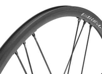 Campagnolo Shamal Mille C17 en nouveauté 2017 Le traitement Mille de la Campagnolo Shamal Mille C17 procure une esthétique remarquable.