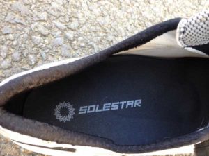 La semelle Solestar Kontrol BLK assure un maintien de la voute plantaire parfait.