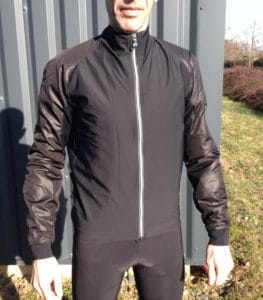 La coupe confortFit de la veste Assos MilleJacket evo_7 convient à tous les cyclistes.