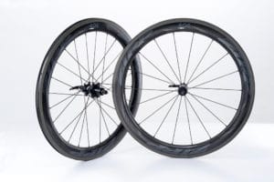 La performance et le rendement sont les superlatifs qui identifient parfaitement les Zipp 404 NSW.