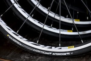 Le Michelin Power Endurance fait grimper les performances d'un niveau par rapport au Pro4 Endurance. 