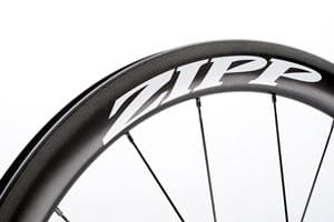 La couleur blanche a été retenue pour la décoration de la Zipp 302.