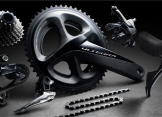 Nouveau groupe Shimano Ultegra R8000 : haut de gamme et technique Le nouveau groupe Shimano Ultegra R8000 est magnifique. Il reprend les lignes du Dura Ace.