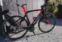 Pinarello Nytro en test : un vélo route de course à assistance électrique Le vélo route Pinarello Nytro est un vélo de course à assistance électrique.