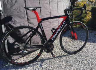Pinarello Nytro en test : un vélo route de course à assistance électrique Le vélo route Pinarello Nytro est un vélo de course à assistance électrique.
