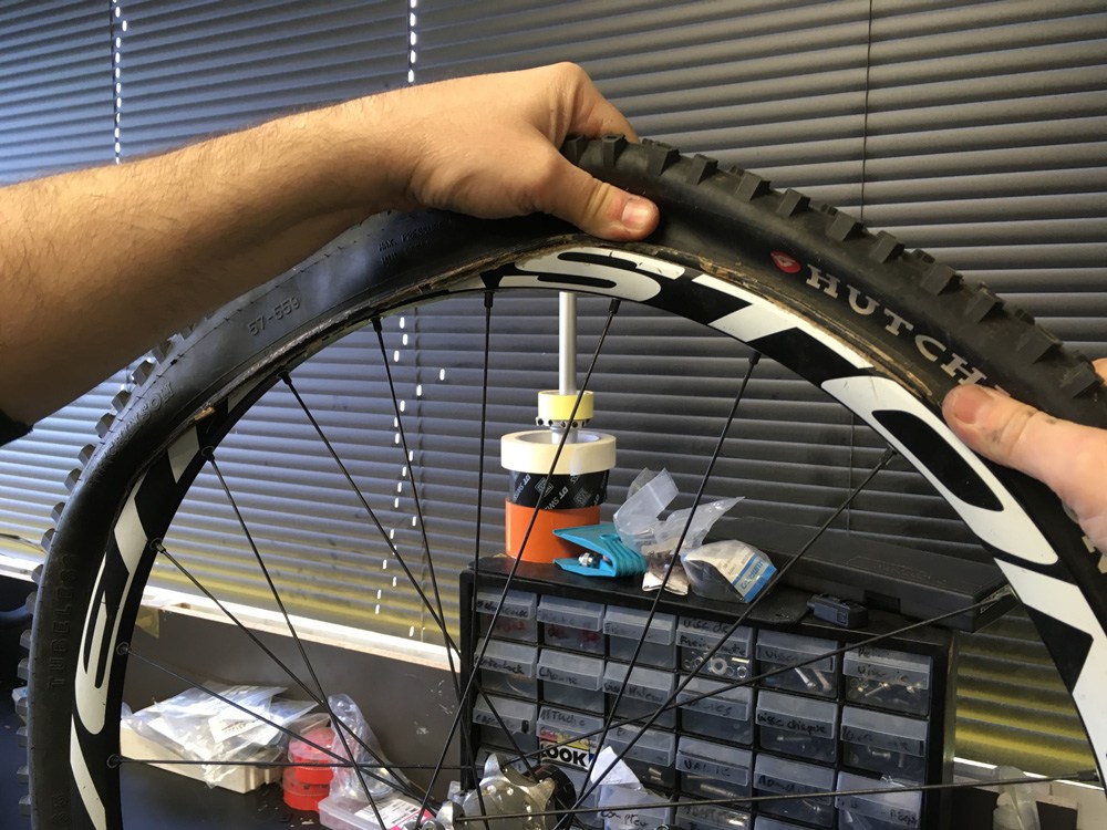 Guide d'utilisation du liquide préventif pour pneu vélo Tubeless Ready