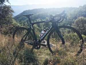 Le Pinarello F10 X-Light est donc le vélo le plus exceptionnel de la gamme italienne. Un essai inoubliable !