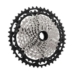 La cassette propose deux choix. Soit 10-45 soit 10-51. Le but est de s’adapter à tous les terrains en XC et enduro.