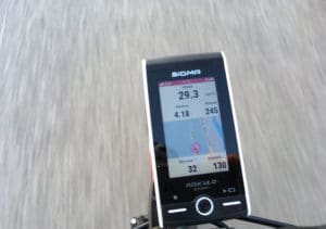 Le guidage est précis et rapide sur le GPS Sigma Rox 12.