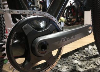 Groupe vélo route Sram Force eTap AXS : une transmission intuitive Le pédalier est un composant essentiel du groupe Sram Force eTap AXS.