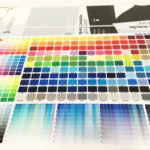 Le panel des couleurs est immense. Un aperçu avec les codes Pantone.