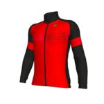 Une tenue hiver vélo passe par une veste polyvalente, chaude et respirante.