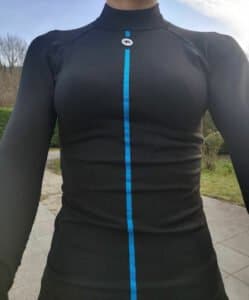 Le sous-vêtement Assos Winter LS Skinfoil permet de rouler sereinement en hiver.