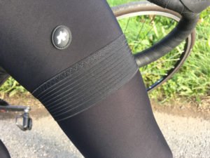 Le cuissard Assos Spring Fall avec les jambières c'est un ensemble polyvalent.