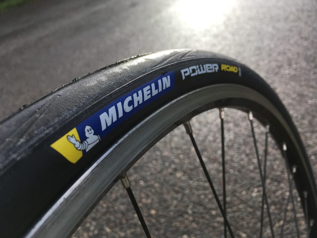 Le Michelin Power Road va devenir l'une des références du pneu vélo route.