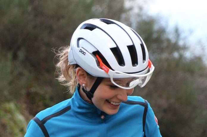 Le casque vélo femme Poc Omne Air Spin convient à toutes les femmes.