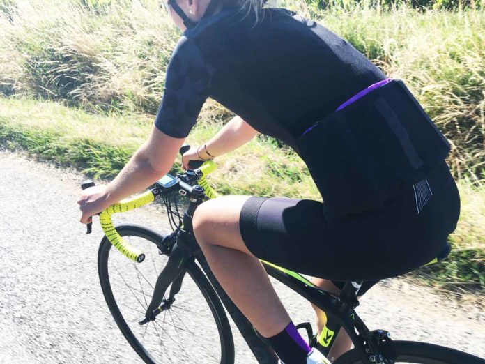 La tenue vélo femme Assos Dyora RS est particulièrement élégante.