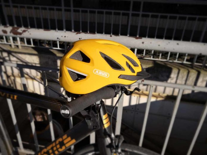 Le casque Abus Urban I 3.0 est l'ami du vélotaffeur.