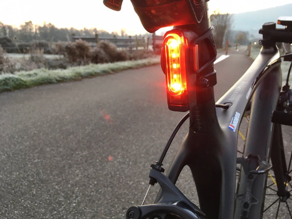 Éclairage vélo Lezyne Strip Alert : un feu intelligent