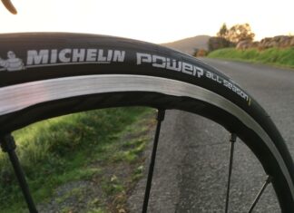 Test des pneus vélo Michelin Power All Season : du grip et de l’endurance Le pneu Michelin Power All Season est parfait dès que l'hiver arrive