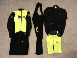 Voici la tenue Alé Cycling complète pour passer l'hiver.