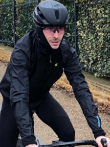 La veste Alé Cycling Klimatik est parfaite contre la pluie ou le froid.