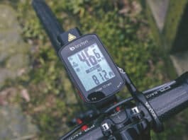 Le compteur GPS Bryton Rider 15 NEO est facile à prendre en main.©Bryton