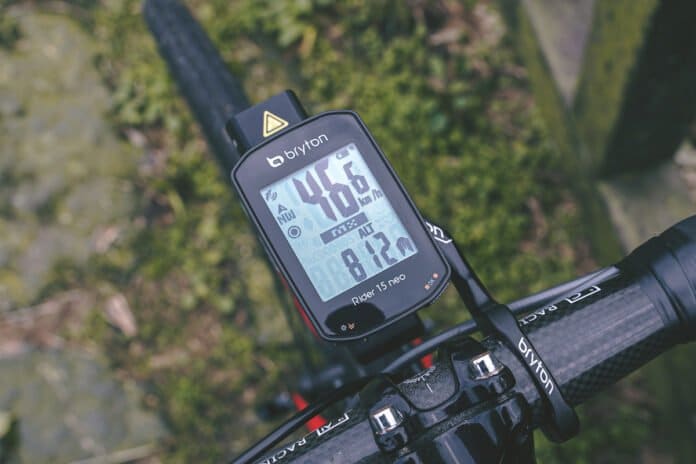 Le compteur GPS Bryton Rider 15 NEO est facile à prendre en main.©Bryton