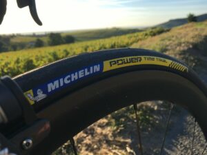 Le Michelin Power Time Trial est le pneu le plus rapide.