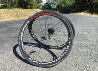 Les meilleures roues vélo carbone légères : objectif light ! Les Campagnolo Bora Ultra 35 dans les meilleures roues vélo carbone : une évidence !