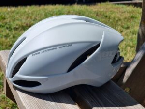 Le casque vélo route HJC Furion 2.0 va sur tous les terrains.