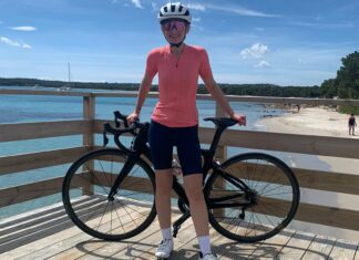 Test tenue vélo Craft femme : écoresponsable et confortable La tenue vélo Craft femme adore le soleil !