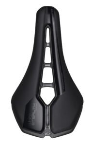 La partie centrale de la selle Pro Stealth Curved diminue la pression du périnée.©Pro-Bikegear