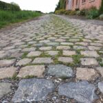 Les meilleurs pneus vélo hiver : adhérence, protection et longévité Voici le type de route que vous pouvez affronter avec les meilleurs pneus vélo route hiver.