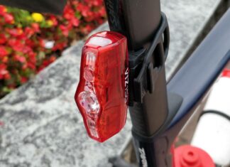 L’éclairage vélo Cateye Viz150 : compact et puissant L'éclairage vélo Cateye Viz 150 est compact et puissant.