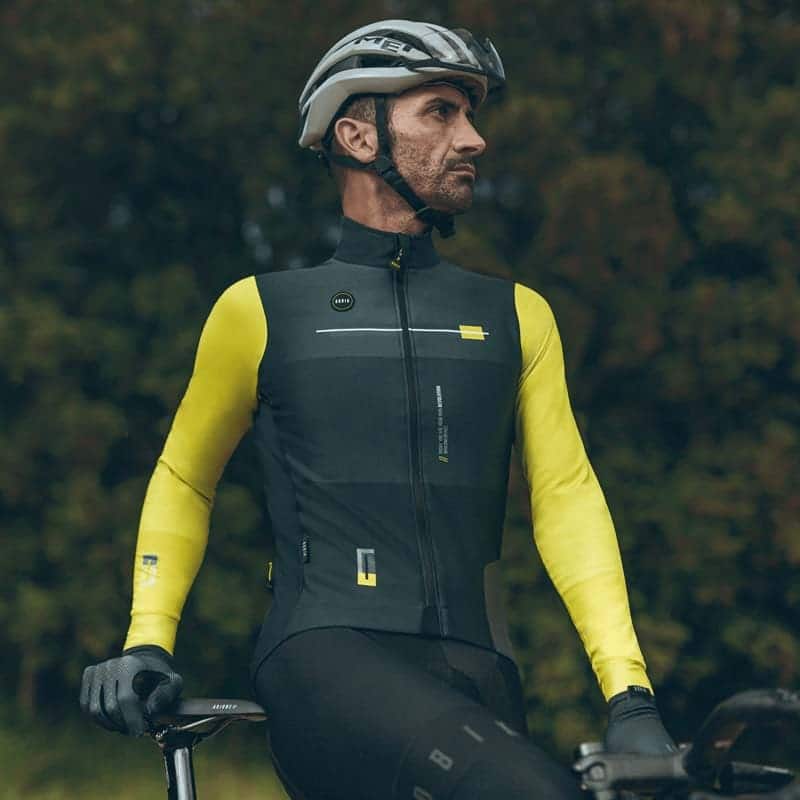 Veste vélo hiver : le top de la protection thermique pour la route