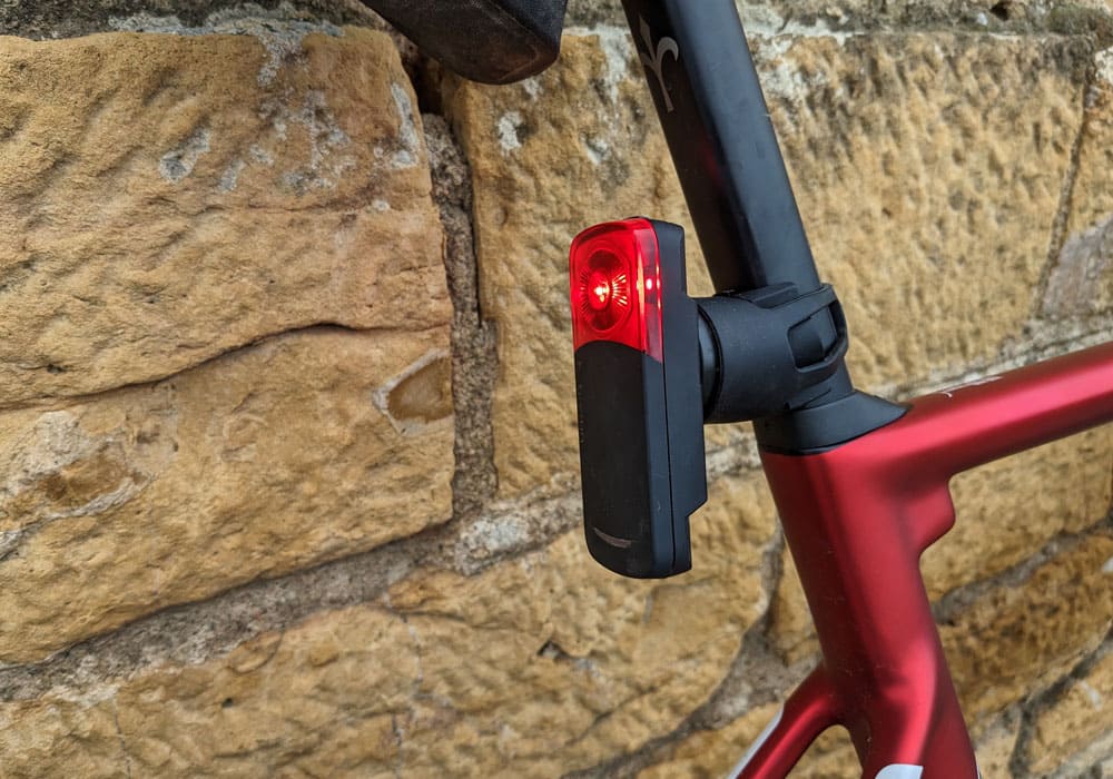 Radar arrière de vélo Varia - Installation du support pour tige de