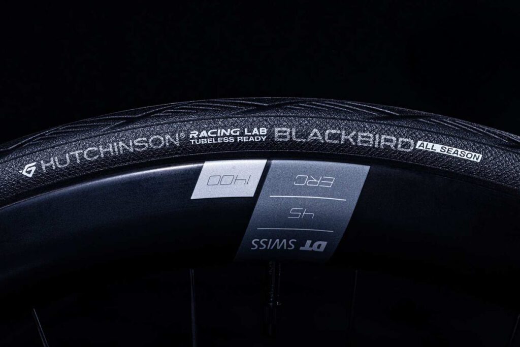 Nouveau pneu Blackbird All Season