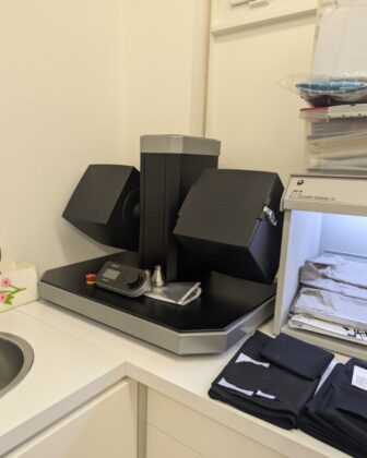 Machine pour tester la r&eacute;sistance des mat&eacute;riaux